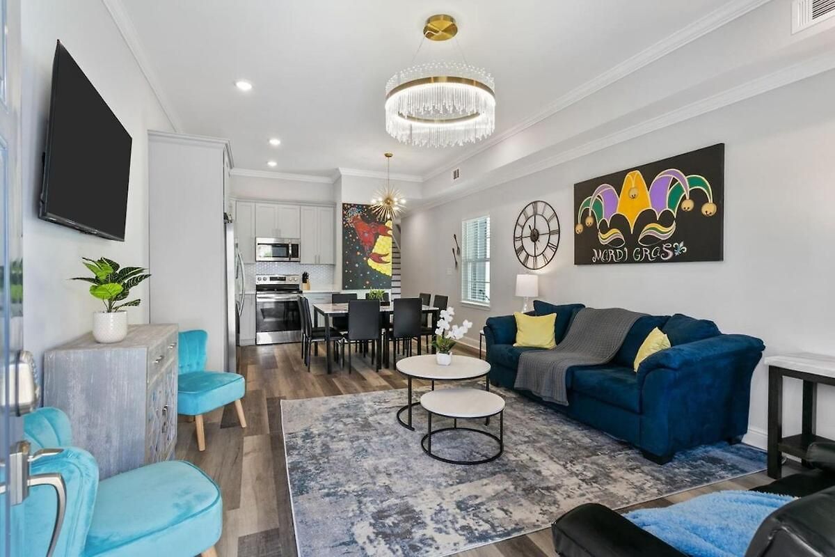 Five Bathrooms With Five Bedrooms And Stylish Holiday home New Orleans