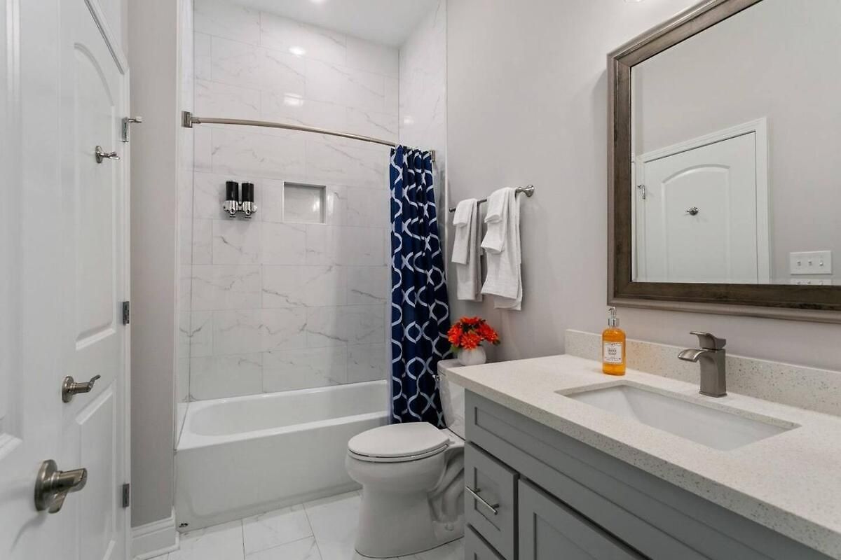 Private, Brand New, 5 Bed 5 Bath New Orleans