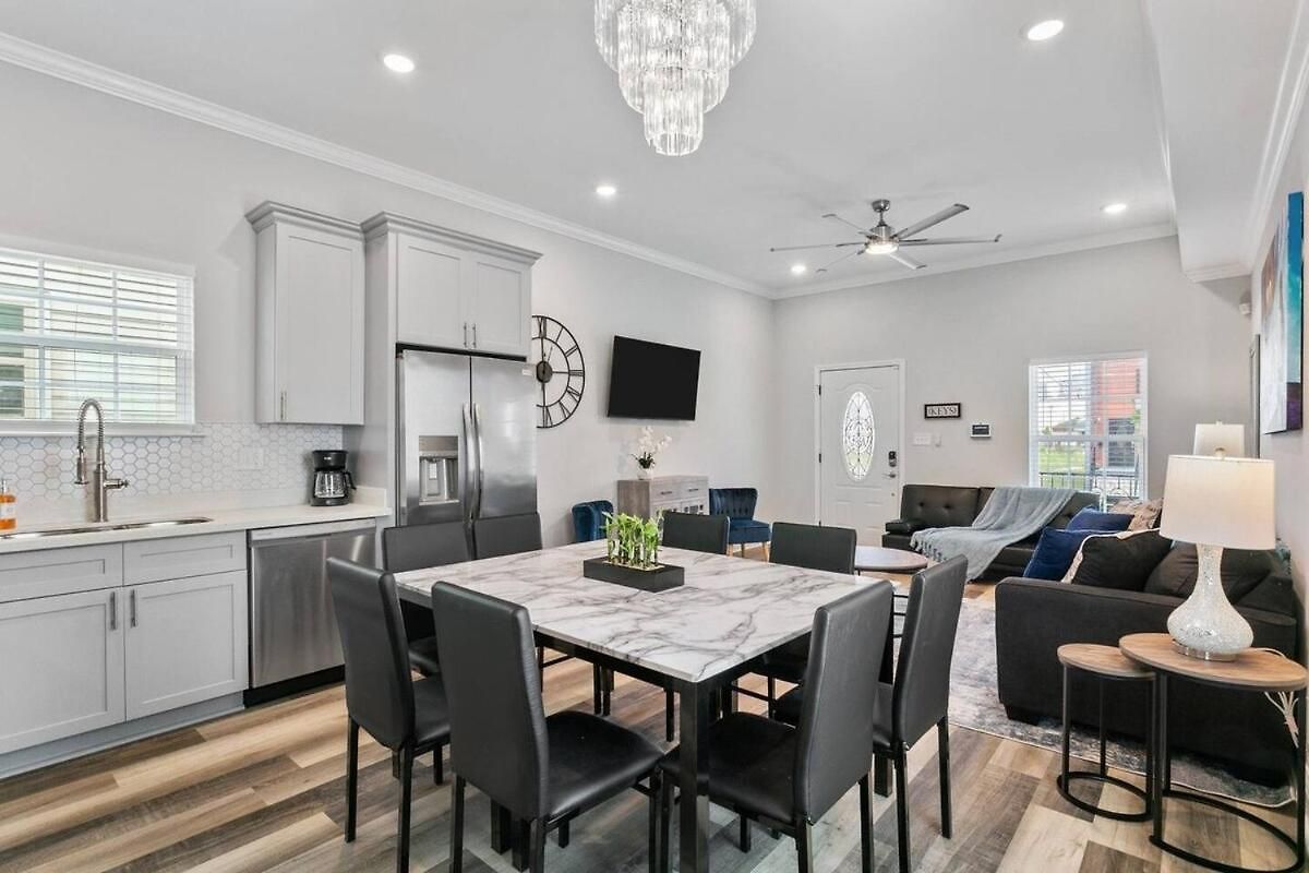 Private, Brand New, 5 Bed 5 Bath * New Orleans