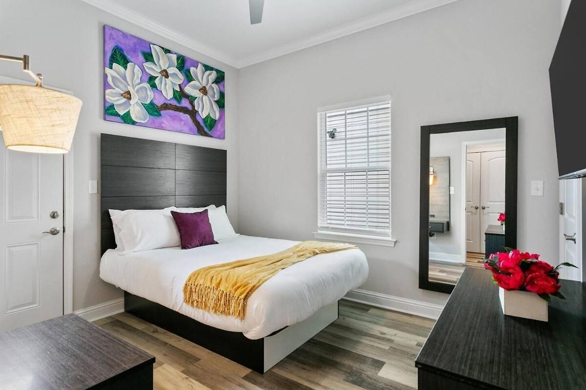 Private, Brand New, 5 Bed 5 Bath New Orleans
