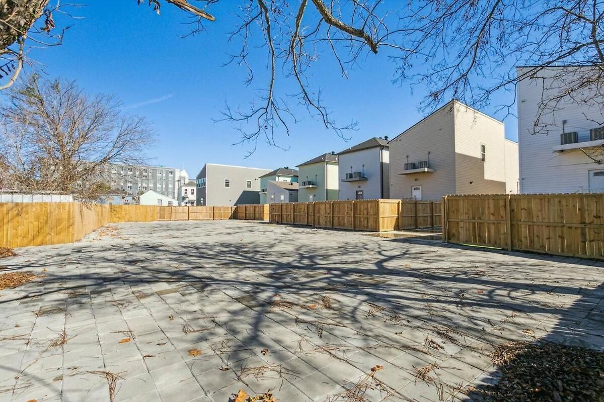Private, Brand New, 5 Bed 5 Bath New Orleans