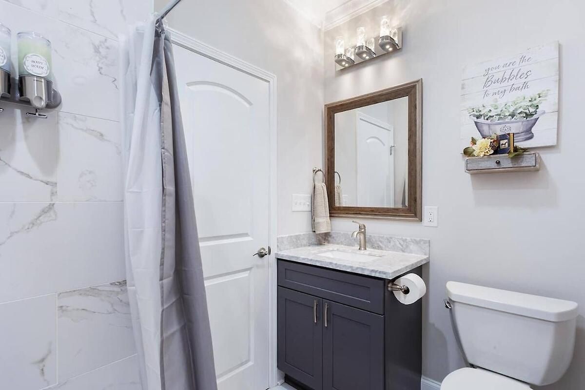 Colorful 5 Bedroom Near Superdome New Orleans