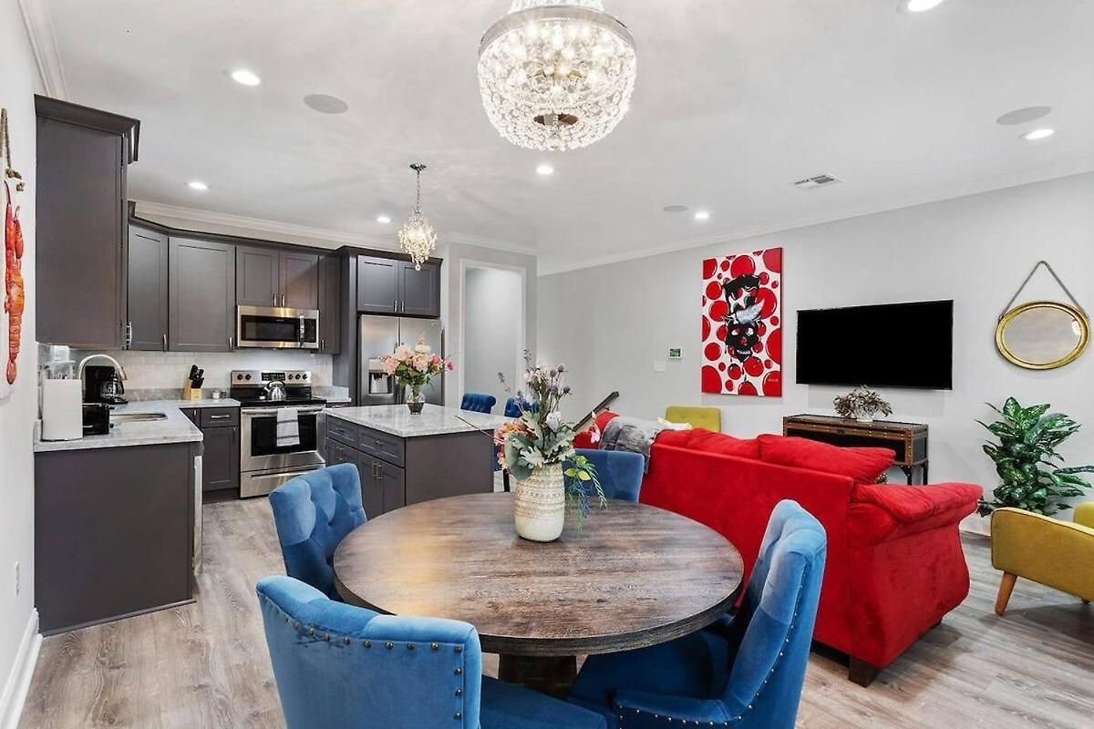 Colorful 5 Bedroom Near Superdome Holiday home New Orleans