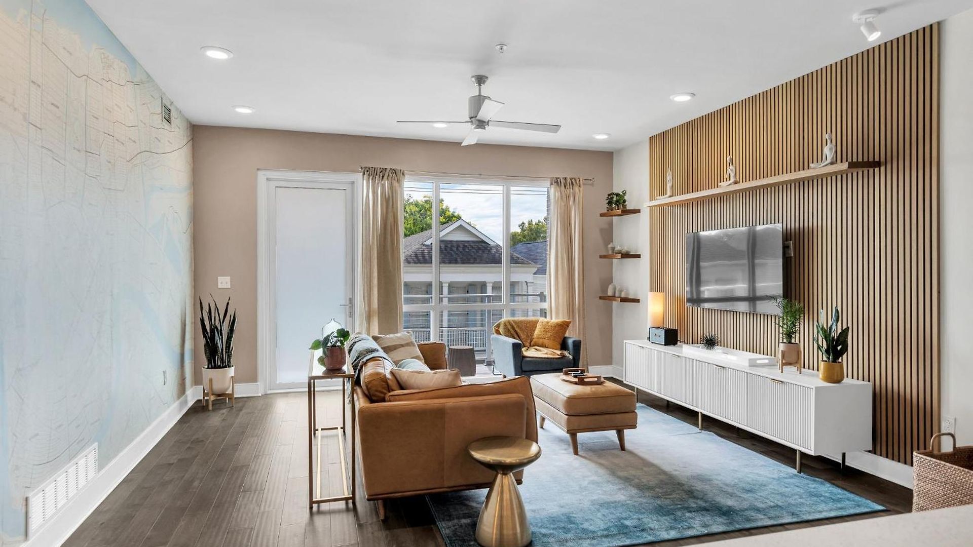 Apartment Pool & Gym Retreat Steps From Crescent Park *