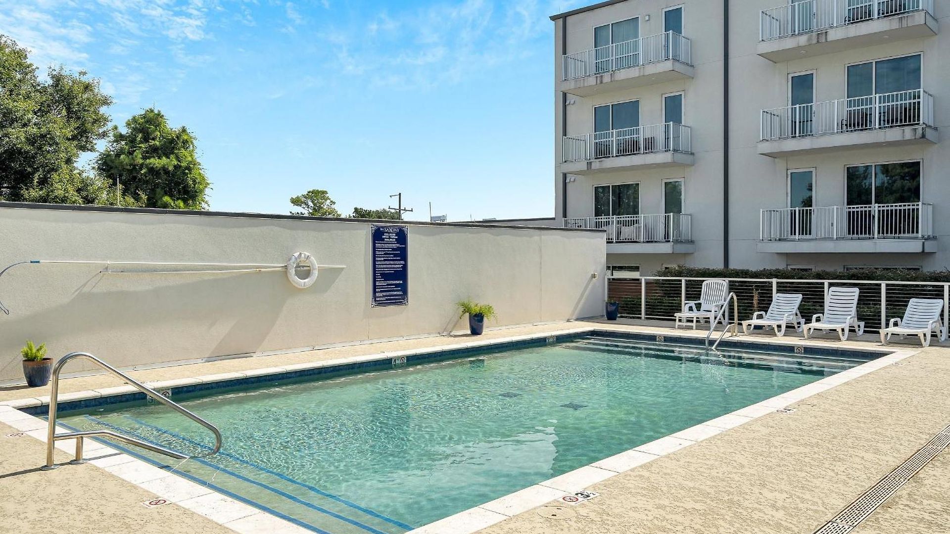 Apartment Pool & Gym Retreat Steps From Crescent Park New Orleans