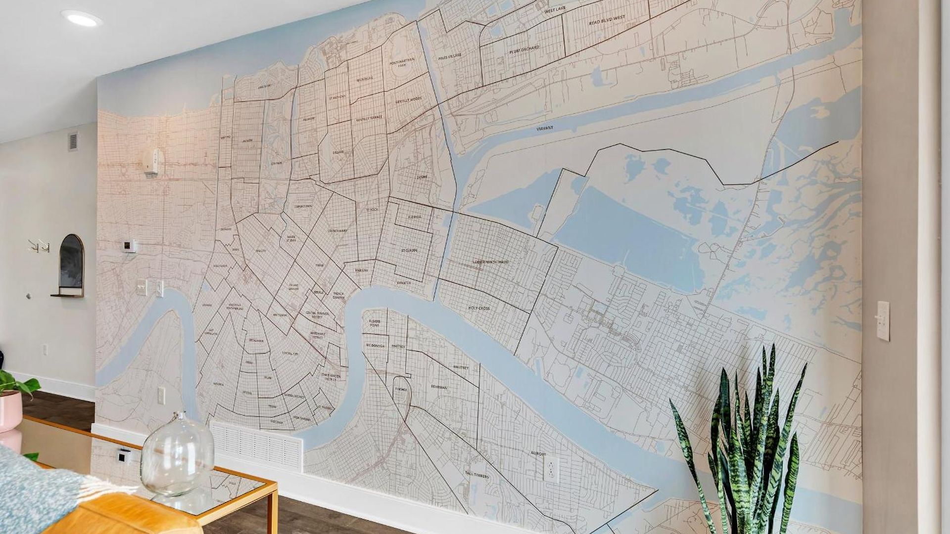 Apartment Pool & Gym Retreat Steps From Crescent Park New Orleans
