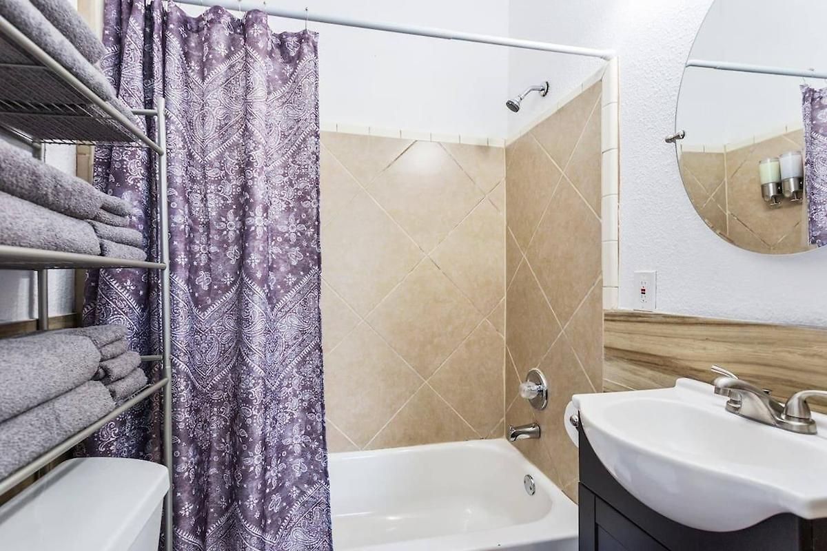 Perfect Getaway In Nola * New Orleans