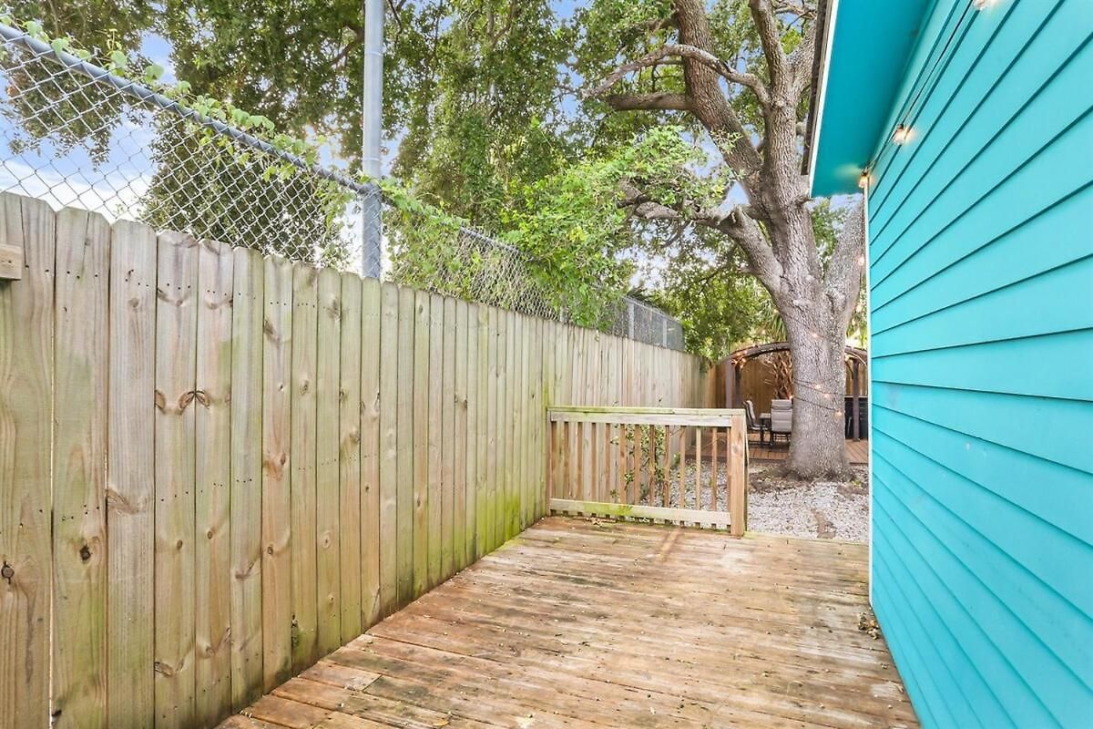 Sun Petals Chic 3bed 3 Mins To Superdome & Cbd Holiday home *