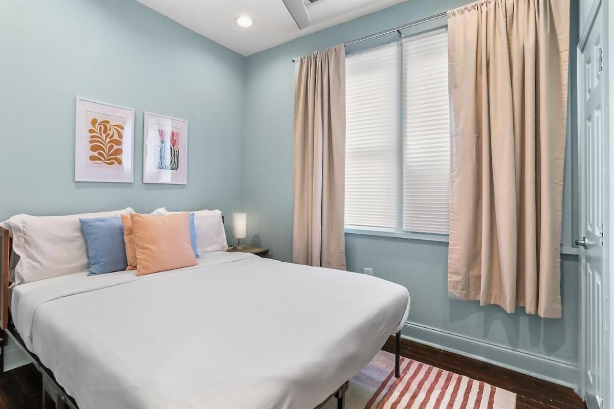 Sun Petals Chic 3bed 3 Mins To Superdome & Cbd Holiday home