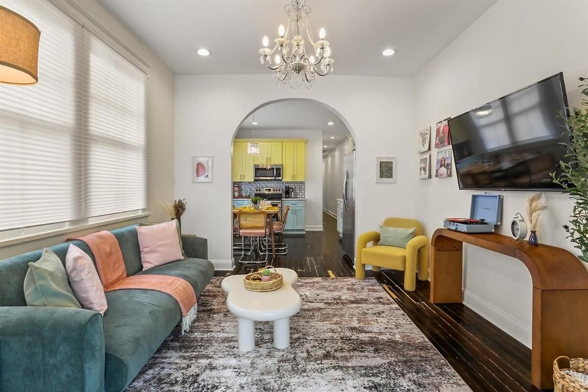 Sun Petals Chic 3bed 3 Mins To Superdome & Cbd Holiday home New Orleans
