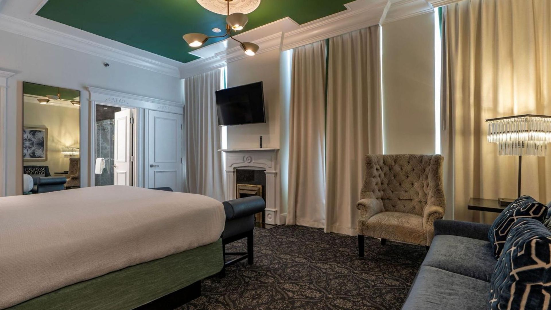 Hotel Le Pavillon, New Orleans, A Tribute Portfolio New Orleans