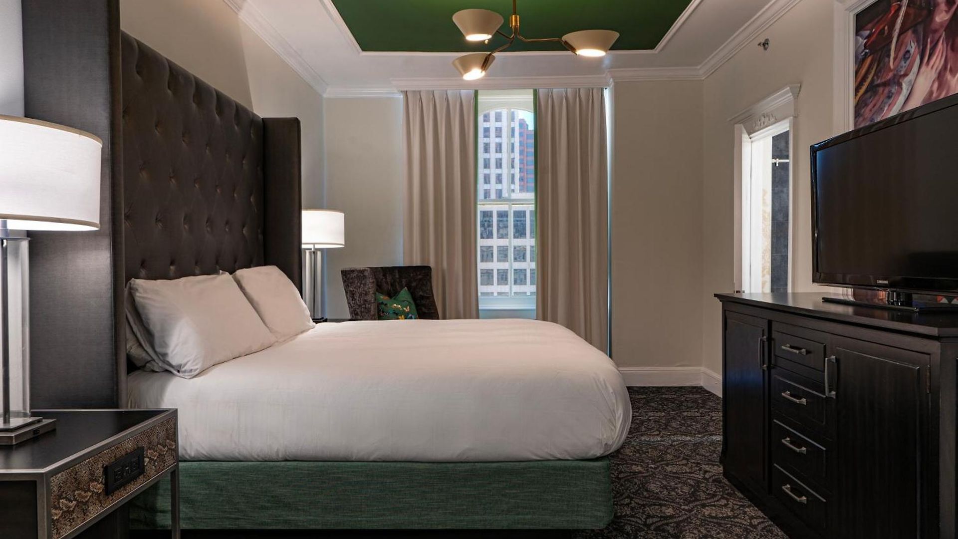 Hotel Le Pavillon, New Orleans, A Tribute Portfolio