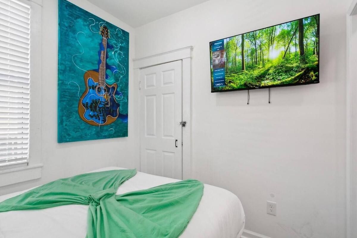 Charming 3br Getaway Just Minutes From The French *