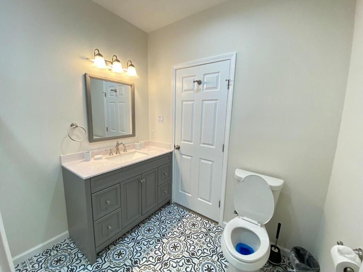 3-bedroom Close To The French Quarter Apartment *