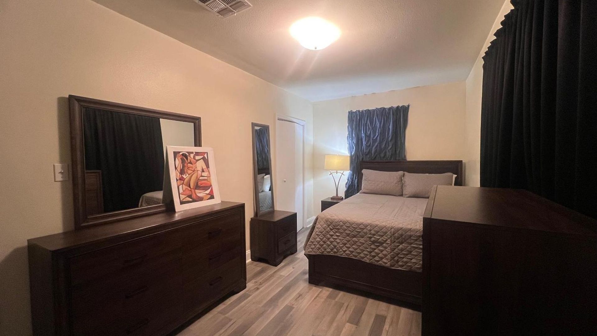 Simplicity Nola 2 Apartment