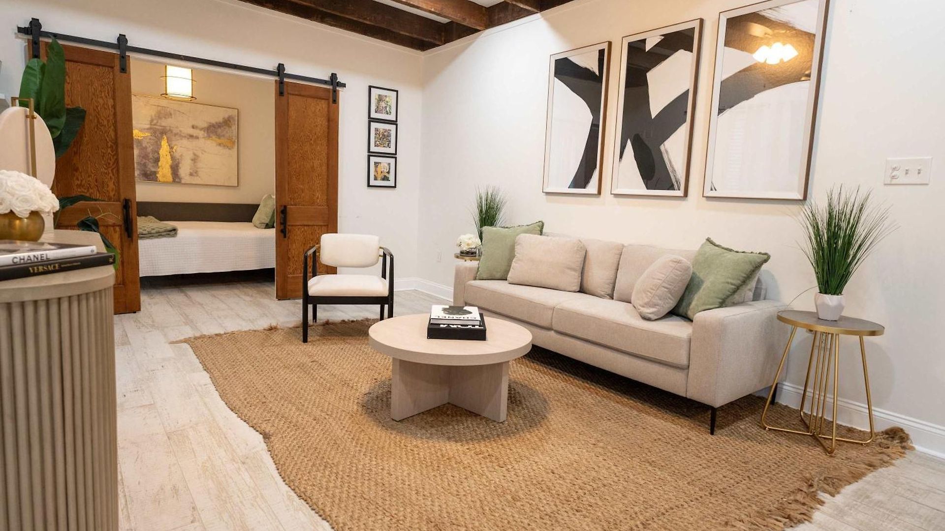 Mid Magic 7 Apartment *