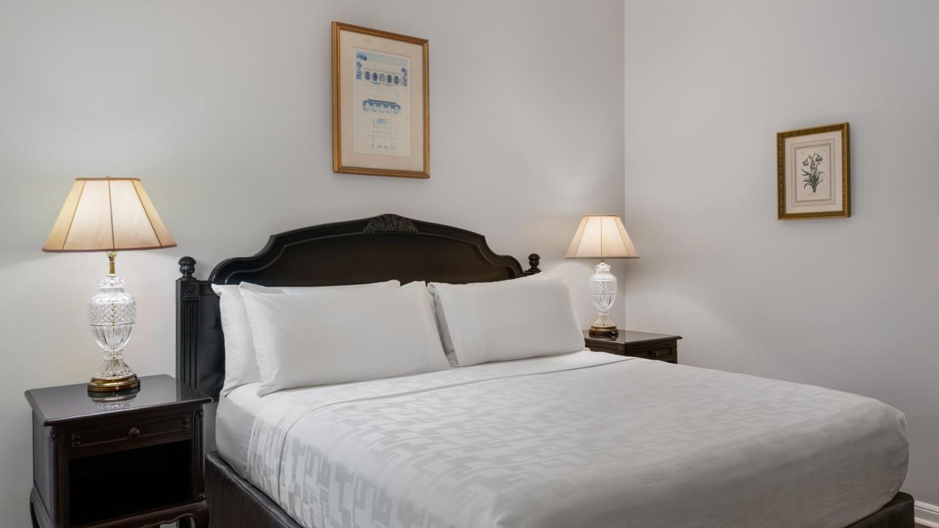Chateau Hotel 3*