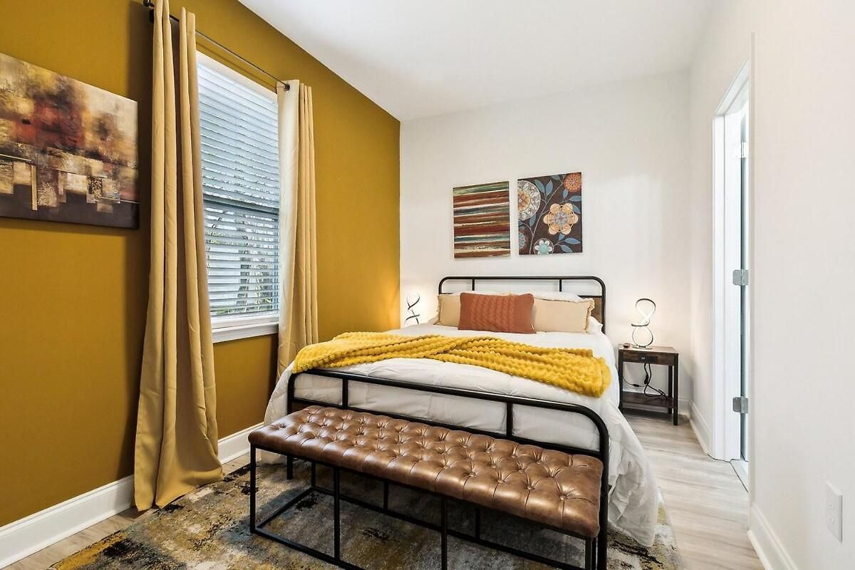 Spacious 5br Getaway In Nola Apartment