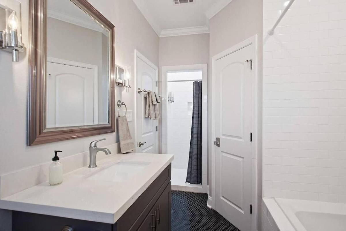 Exceptional Up-class Living Near Superdome *