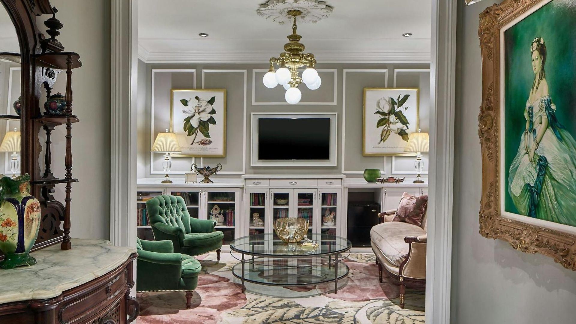 Le Pavillon, New Orleans, A Tribute Portfolio