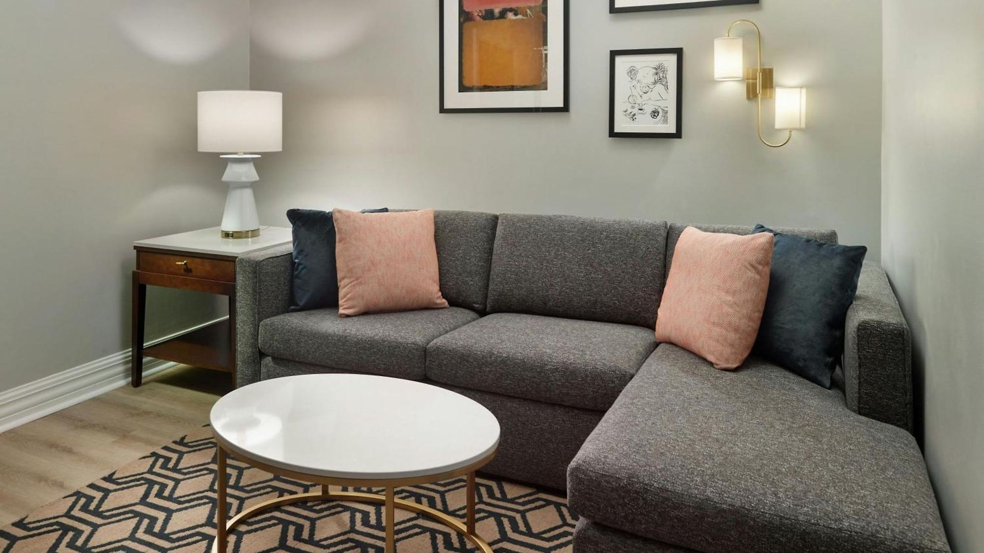 Courtyard By Marriott French Quarter/iberville Hotel
