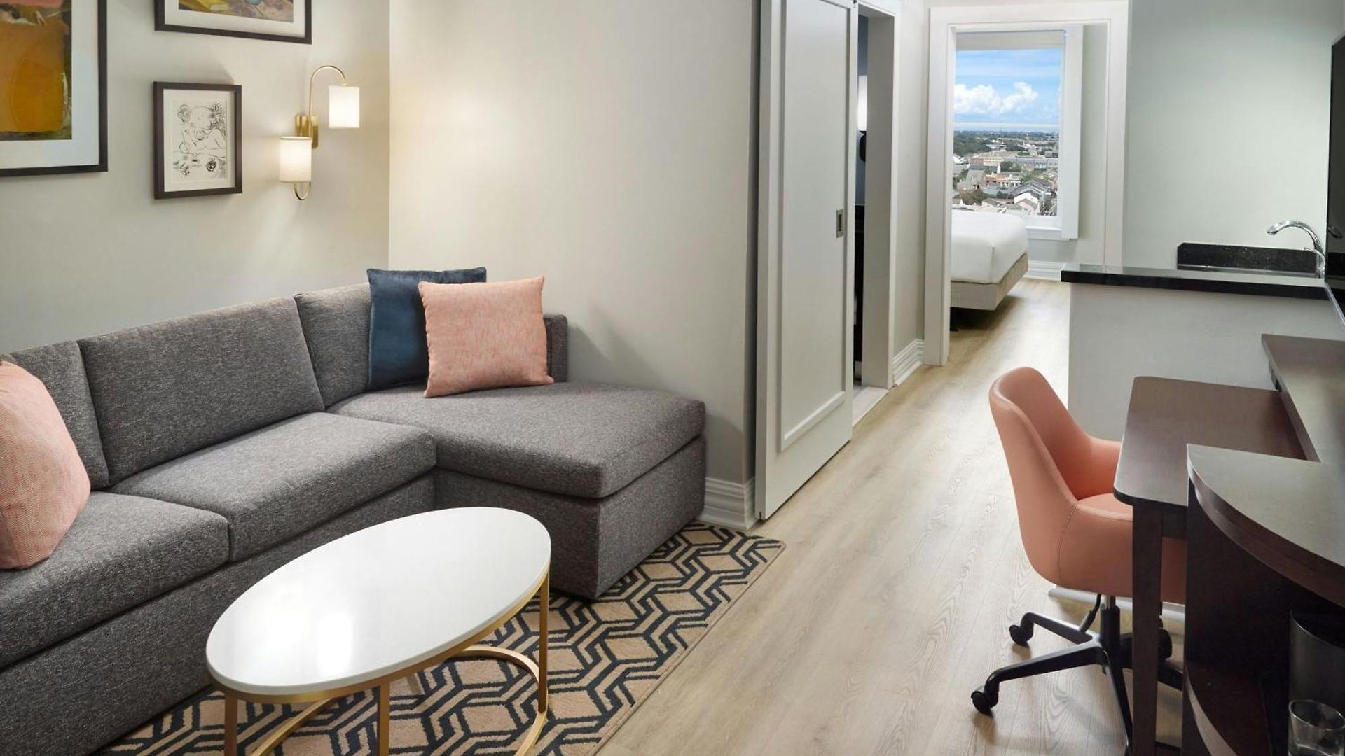 Courtyard By Marriott French Quarter/iberville Hotel 3*