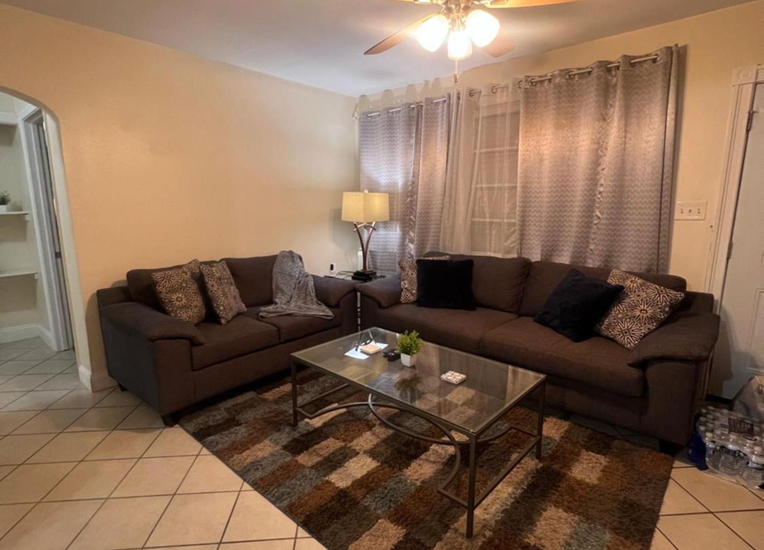 Simplicity Nola 2 Apartment