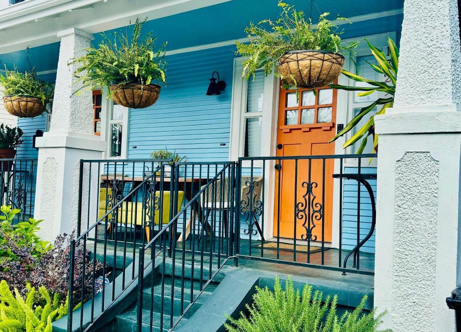 Charming Creole Near French Quarter
