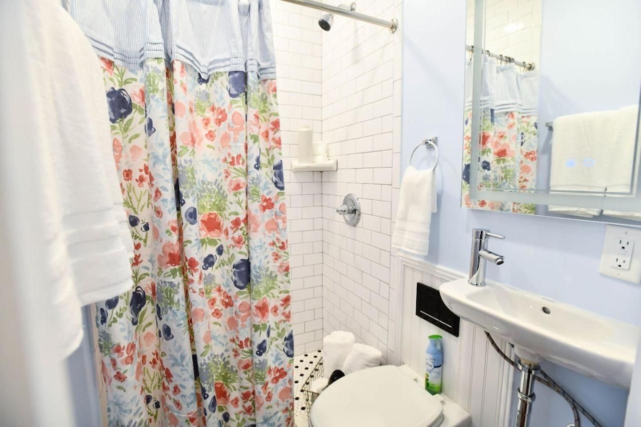 Claiborne Historic Getaways Guest House-economy Rear Unit With Pool New Orleans