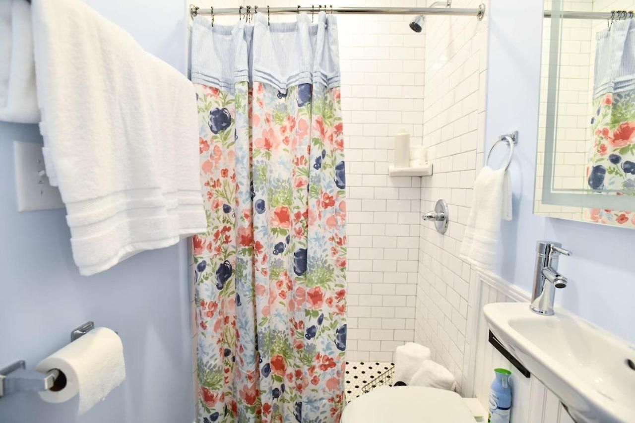 Claiborne Historic Getaways Guest House-economy Rear Unit With Pool Holiday home *