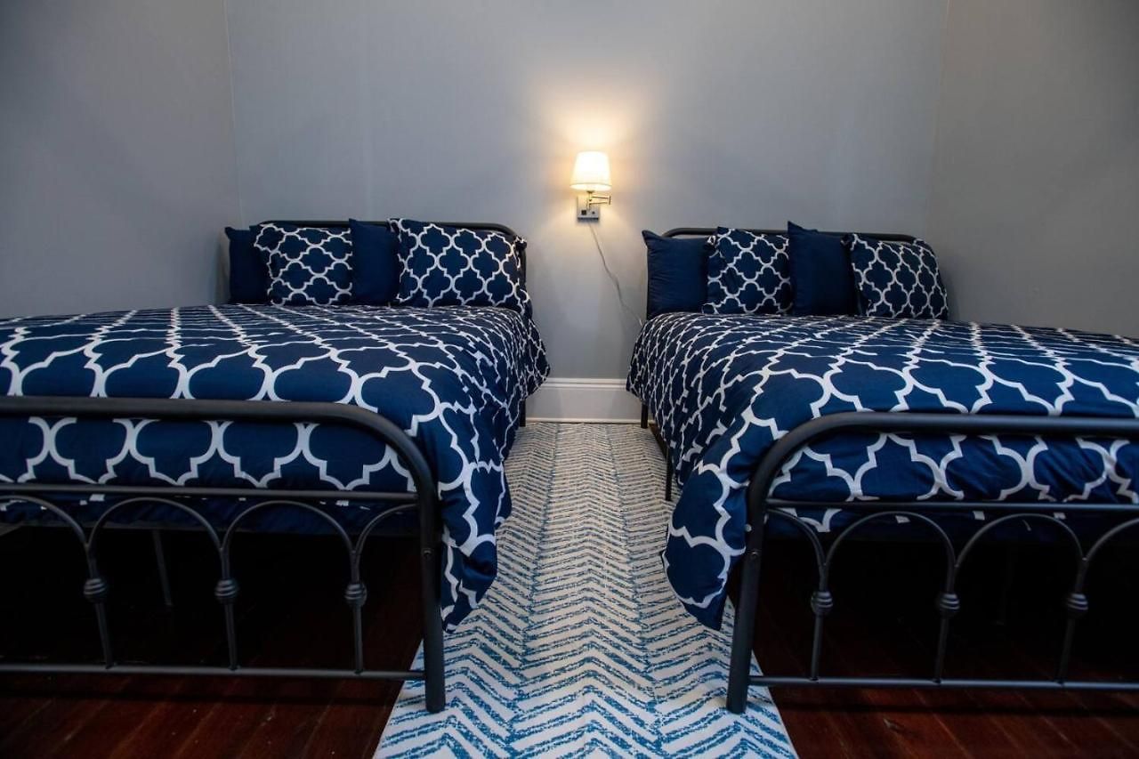 St Philip Gem 5 Bed-5 Bath Steps To Fq - Monthly *