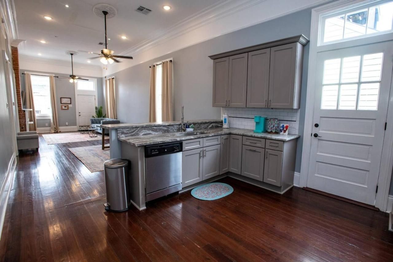 St Philip Gem 5 Bed-5 Bath Steps To Fq - Monthly New Orleans