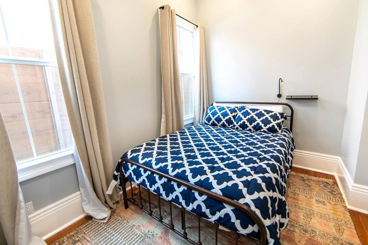 Governors - Steps To French Quarter Apartment