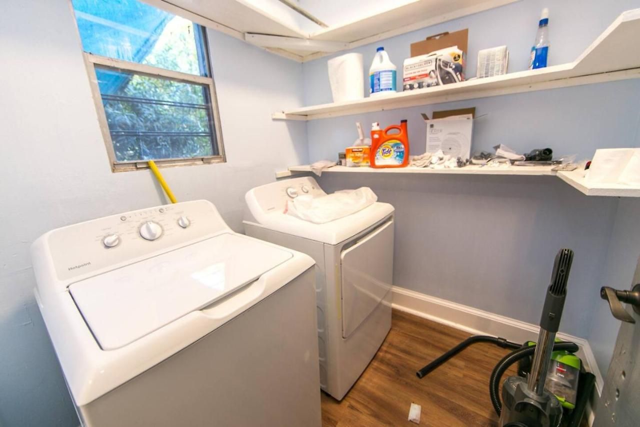 5br Historic Claiborne W/ Pool & Courtyard — 6 Blocks To French Quarter *
