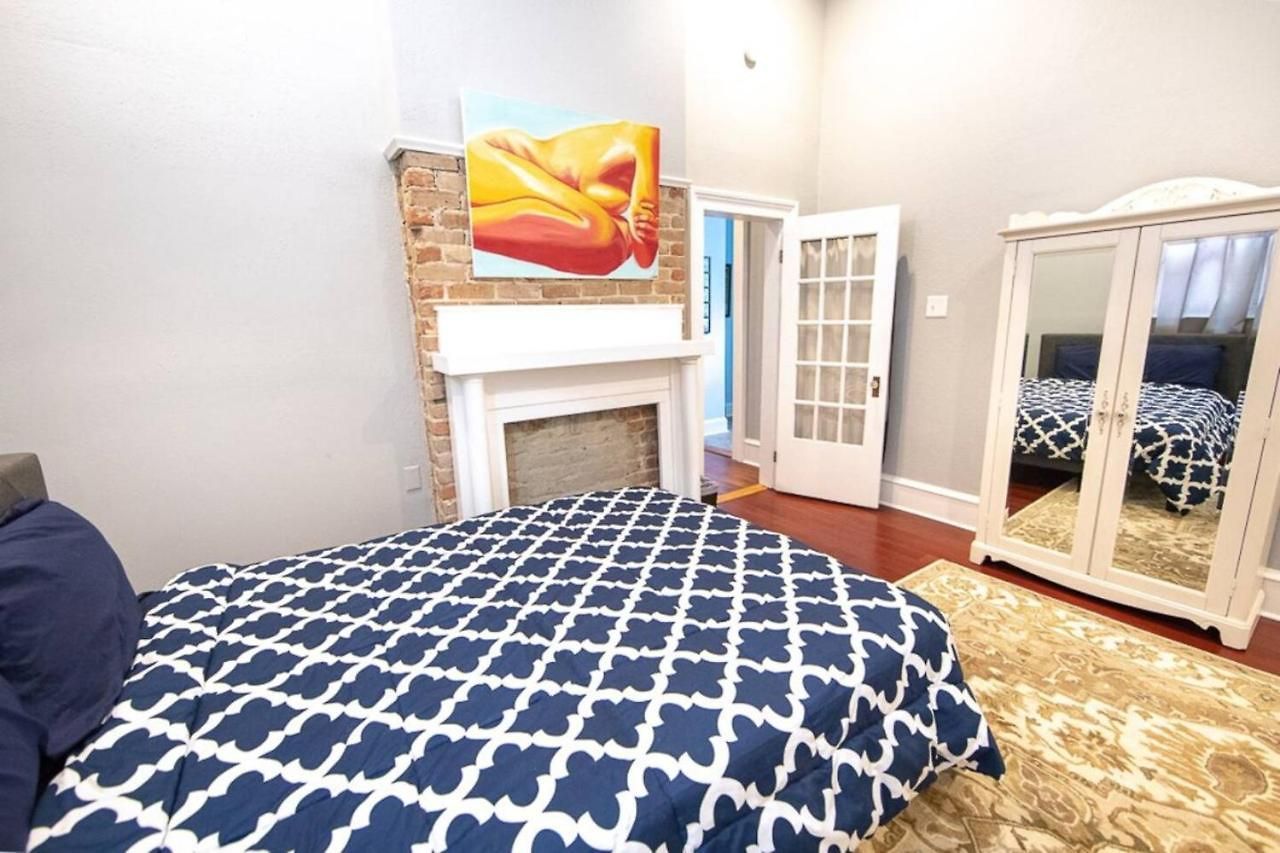 5br Historic Claiborne W/ Pool & Courtyard — 6 Blocks To French Quarter * New Orleans