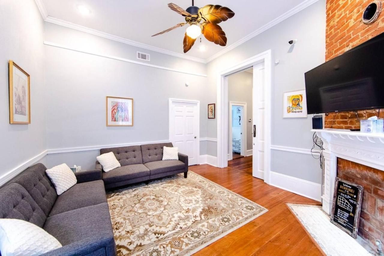 5br Historic Claiborne W/ Pool & Courtyard — 6 Blocks To French Quarter