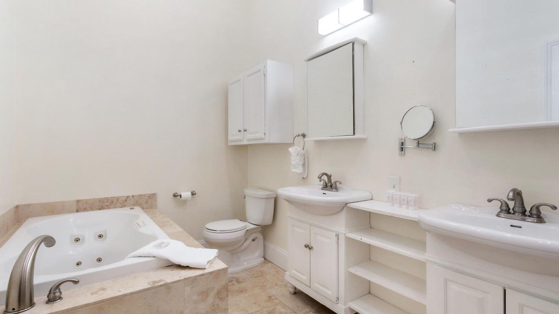 Spacious 3br Downtown In *