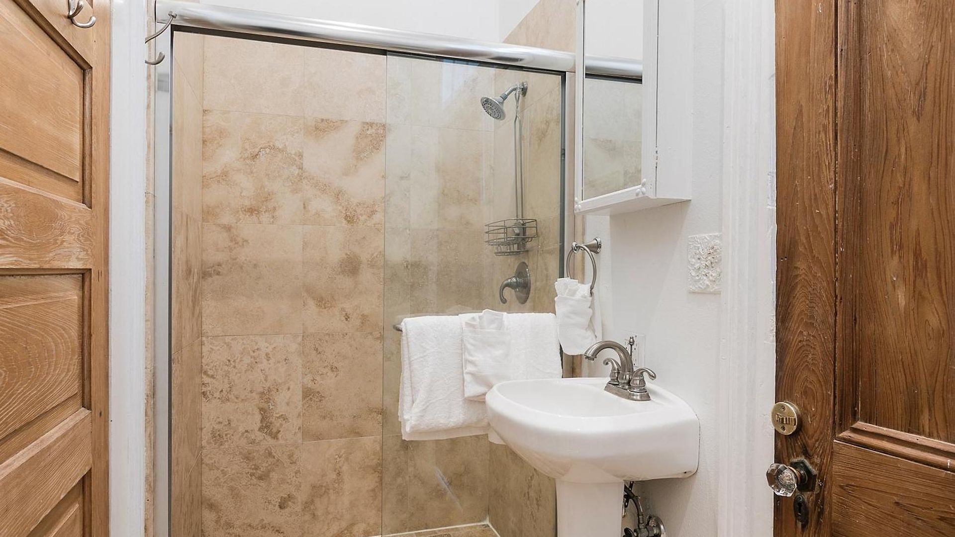 Apartment Spacious 3br Downtown In