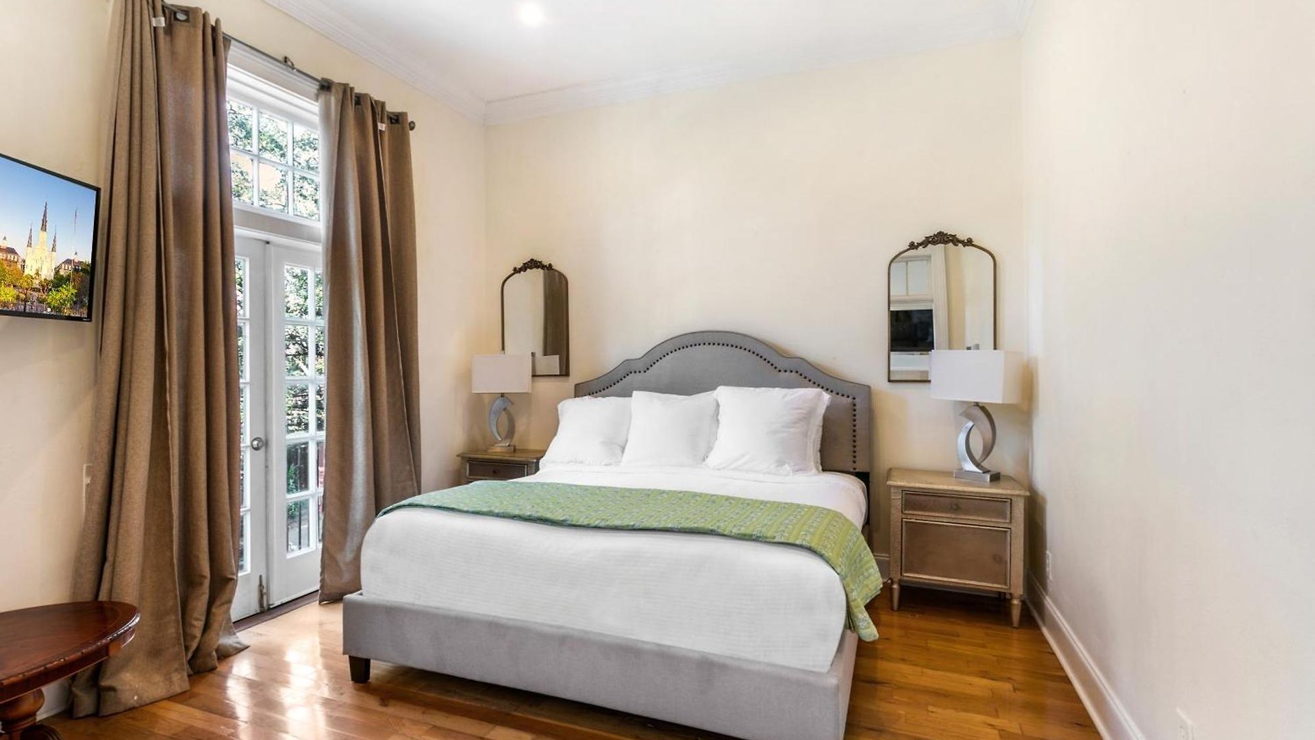Apartment Spacious 3br Downtown In *