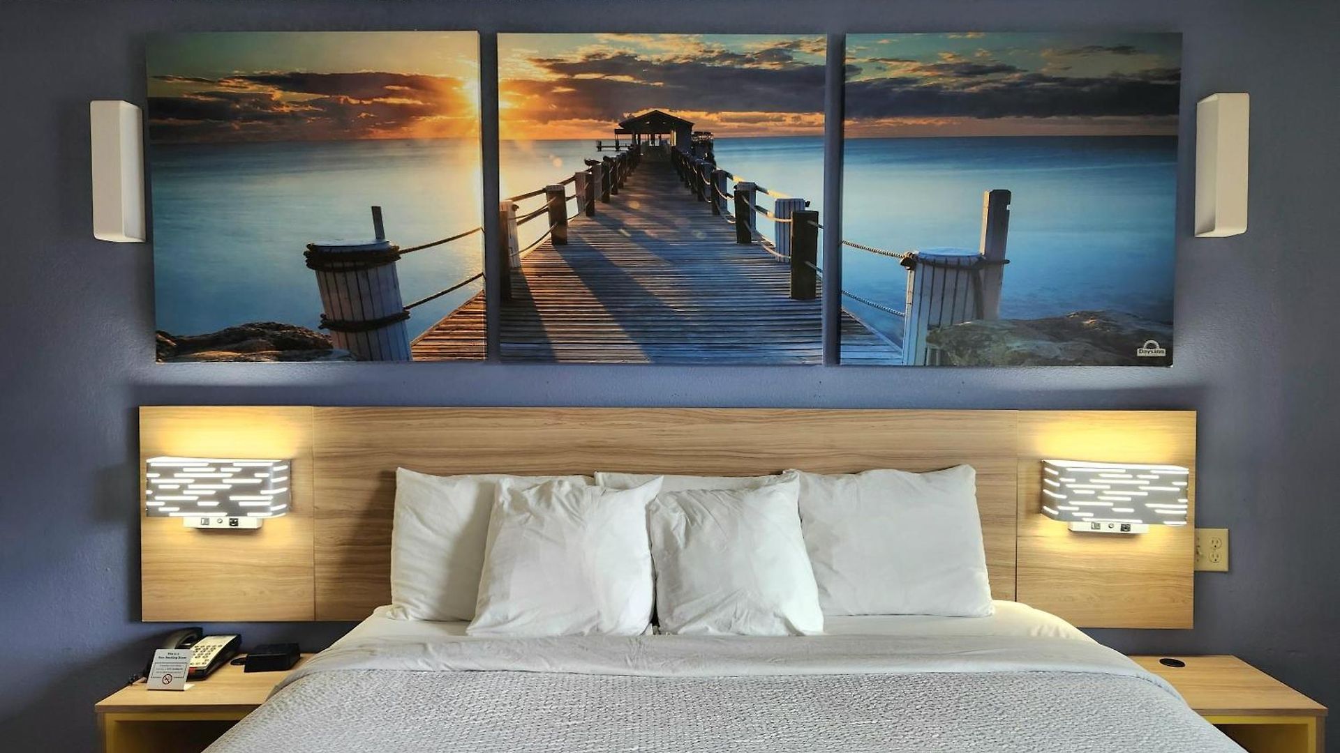Hotel Days By Wyndham Pontchartrain 3*
