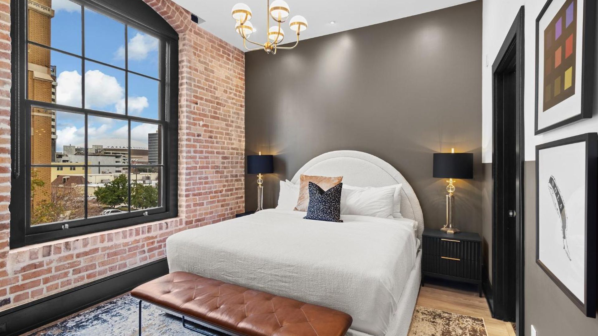 Beautiful Downtown 2 Bedroom 2 Bath 3 Blocks From Superdome Or Parade Route Hotel New Orleans