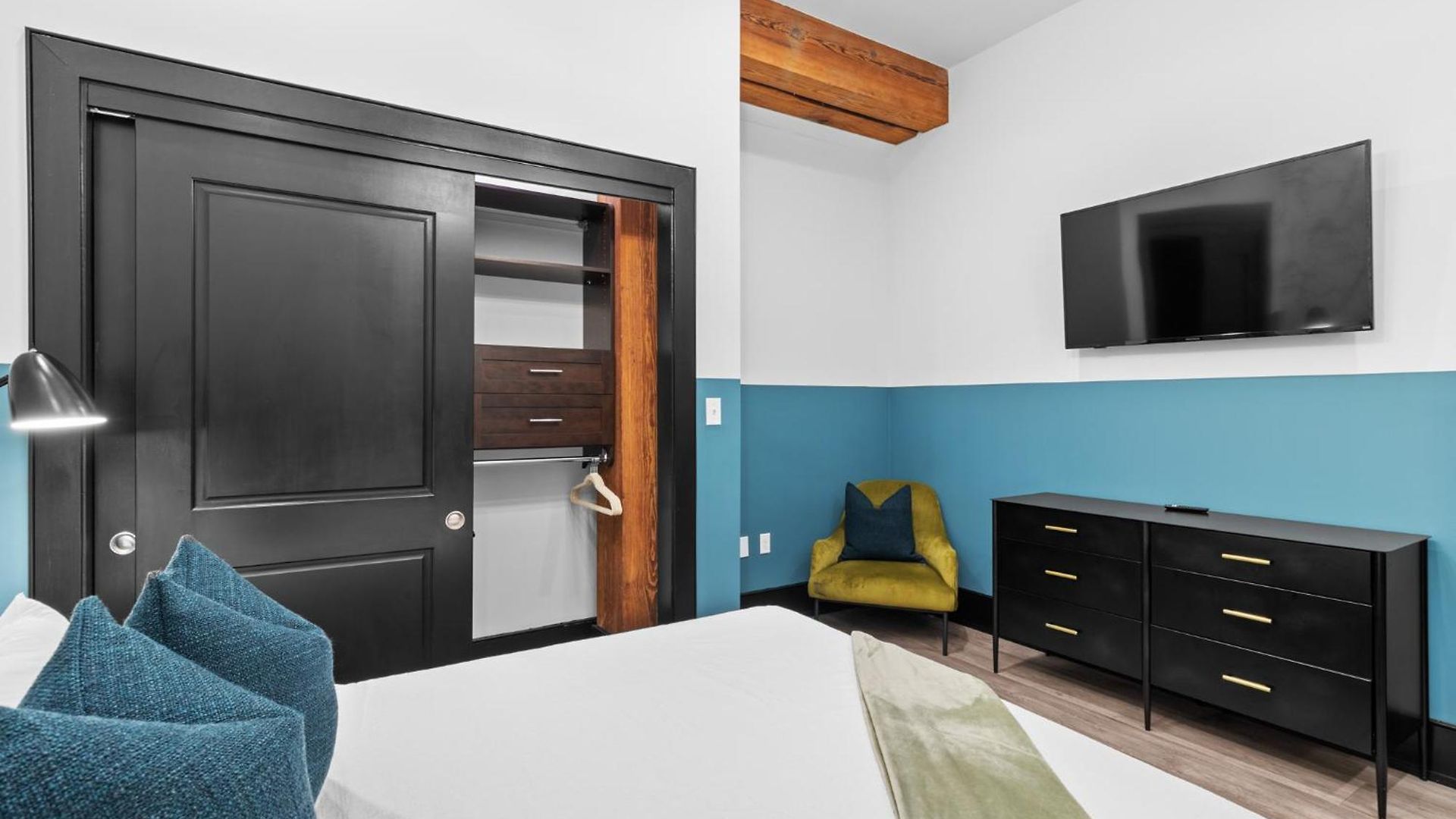 Beautiful Downtown 2 Bedroom 2 Bath 3 Blocks From Superdome Or Parade Route Hotel *