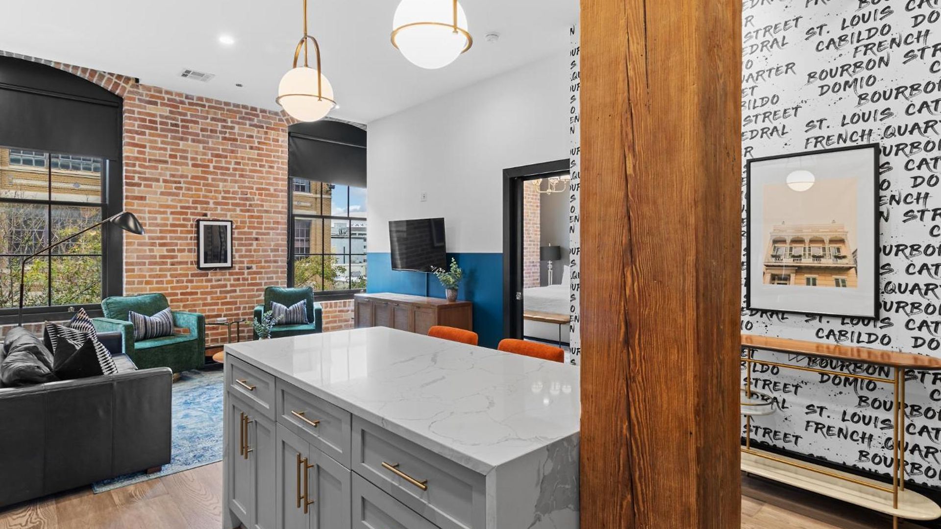 Beautiful Downtown 2 Bedroom 2 Bath 3 Blocks From Superdome Or Parade Route * New Orleans