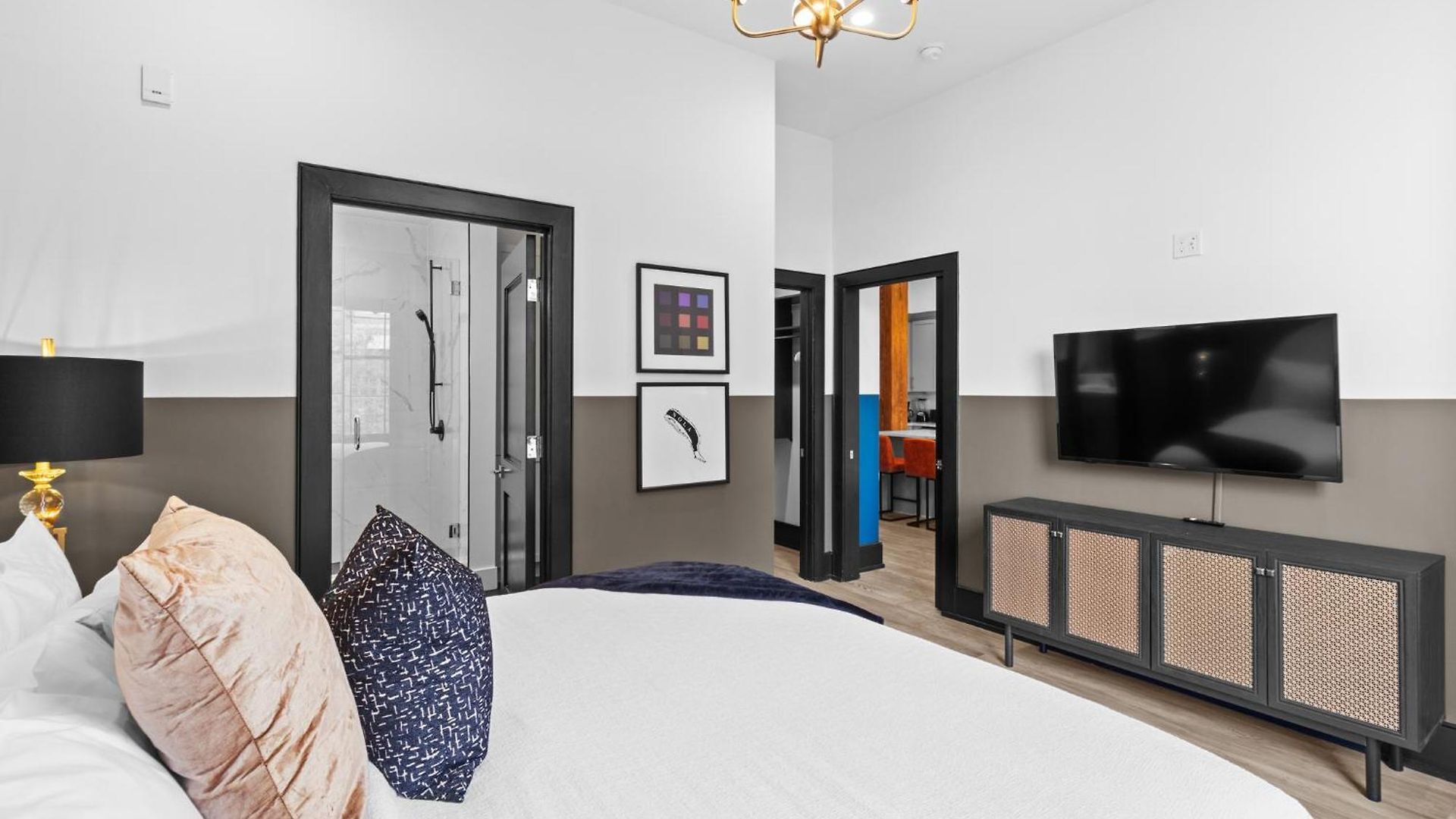 Hotel Beautiful Downtown 2 Bedroom 2 Bath 3 Blocks From Superdome Or Parade Route