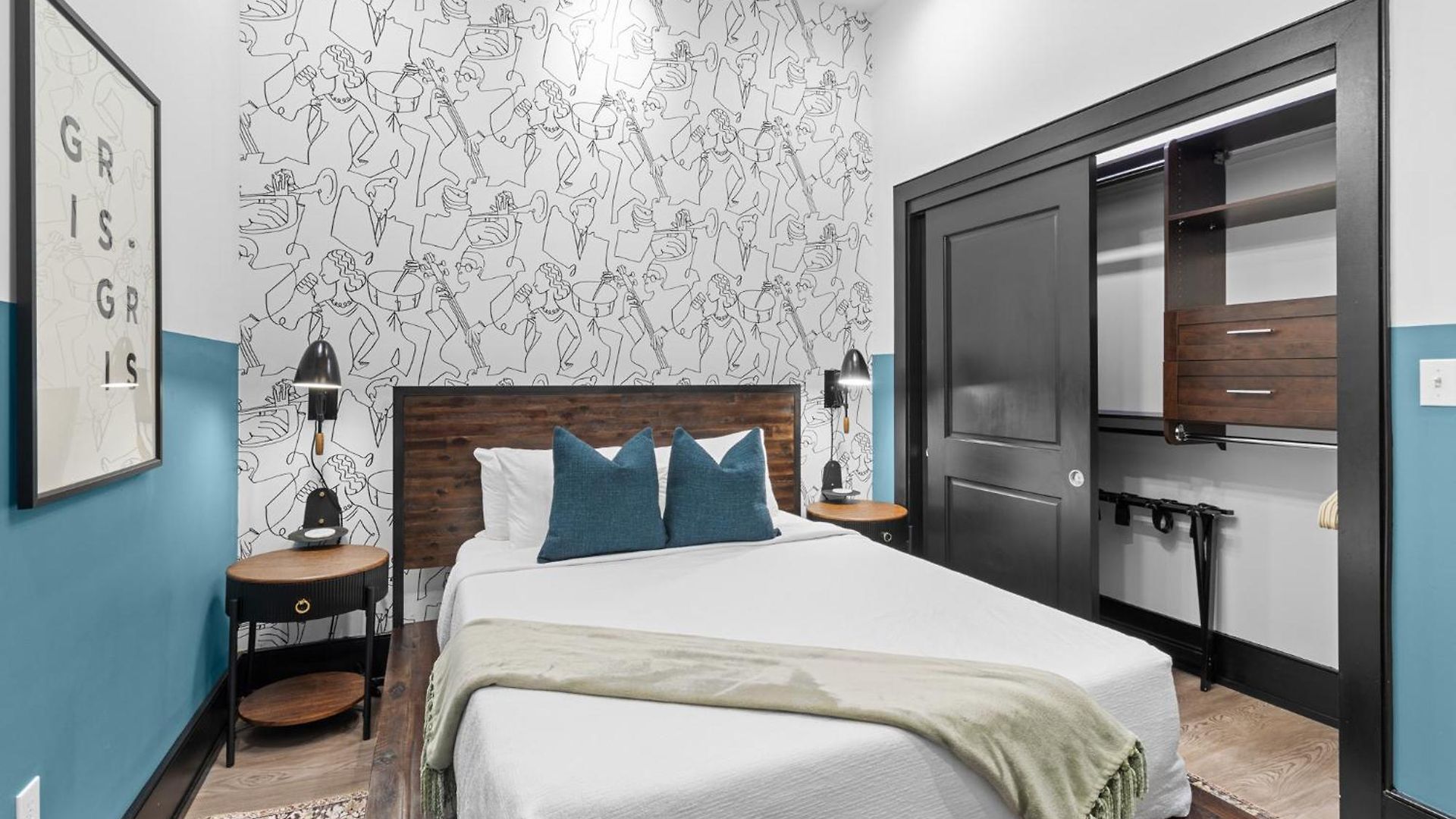 Beautiful Downtown 2 Bedroom 2 Bath 3 Blocks From Superdome Or Parade Route Hotel *