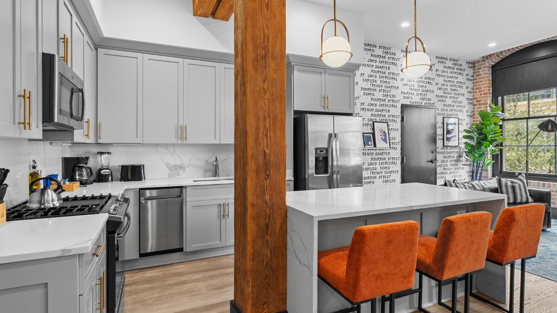 Beautiful Downtown 2 Bedroom 2 Bath 3 Blocks From Superdome Or Parade Route * New Orleans