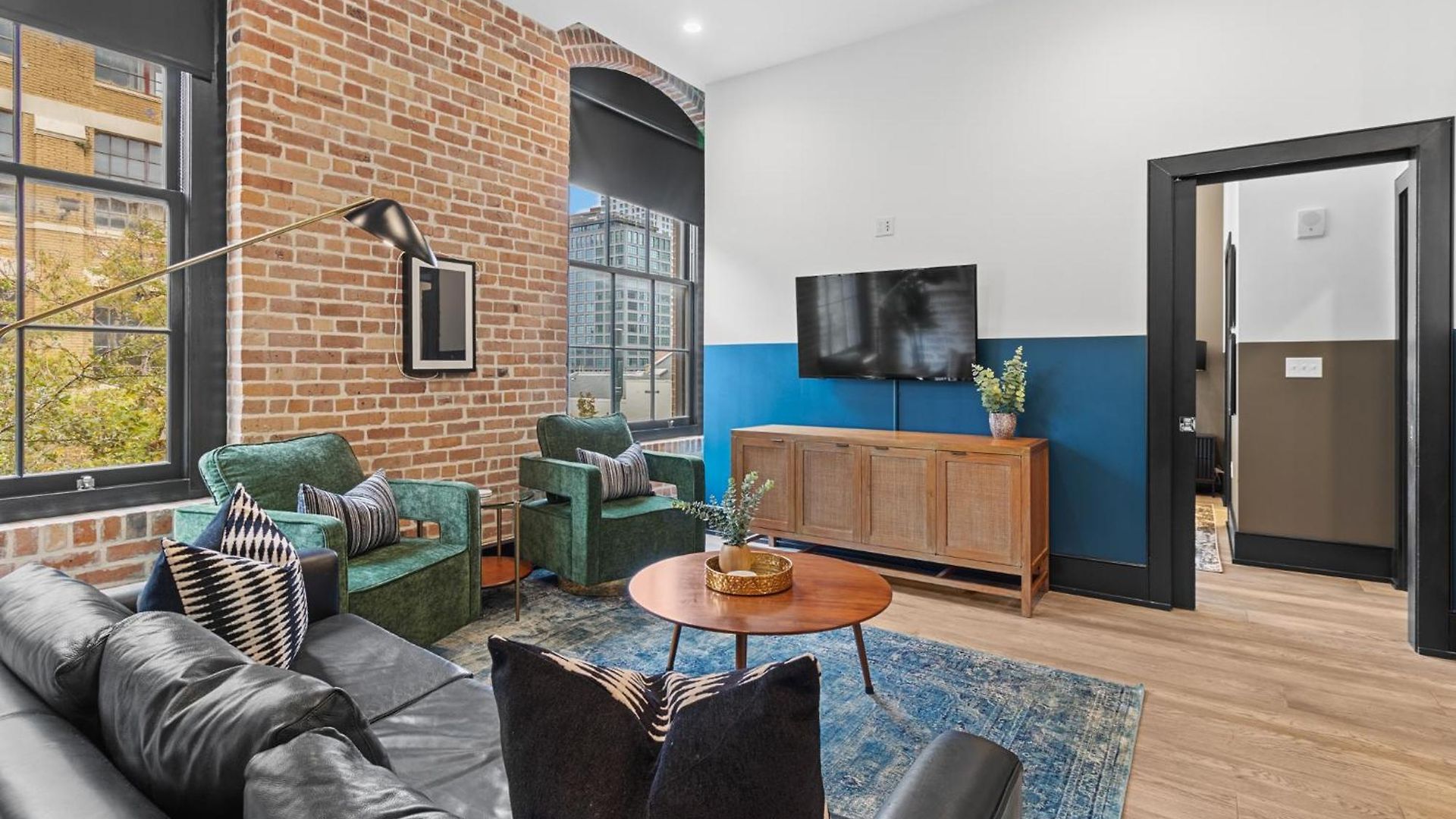Hotel Beautiful Downtown 2 Bedroom 2 Bath 3 Blocks From Superdome Or Parade Route