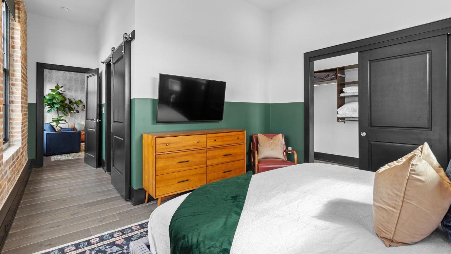 Downtown 2br Queen Sleeper Sofa Near Superdome And Parade Route