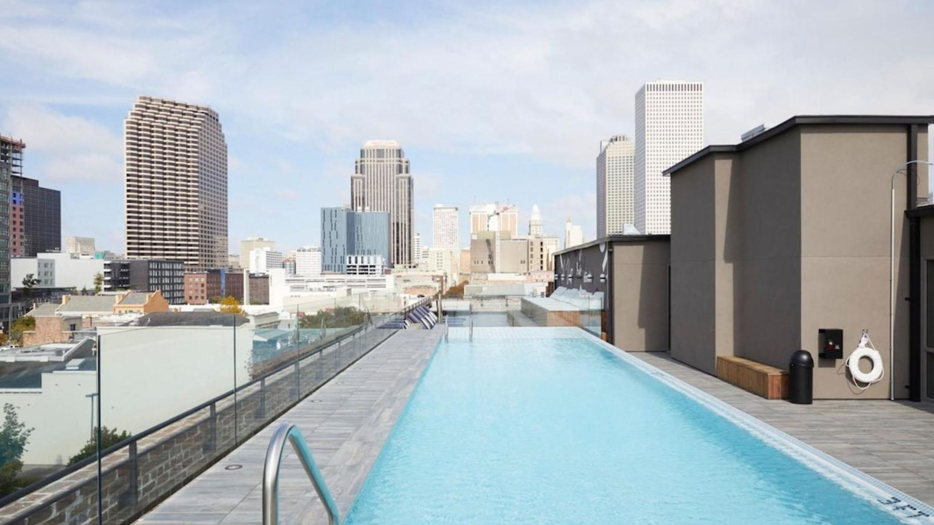 Beautiful Downtown 2 Bedroom 2 Bath 3 Blocks From Superdome Or Parade Route Hotel New Orleans