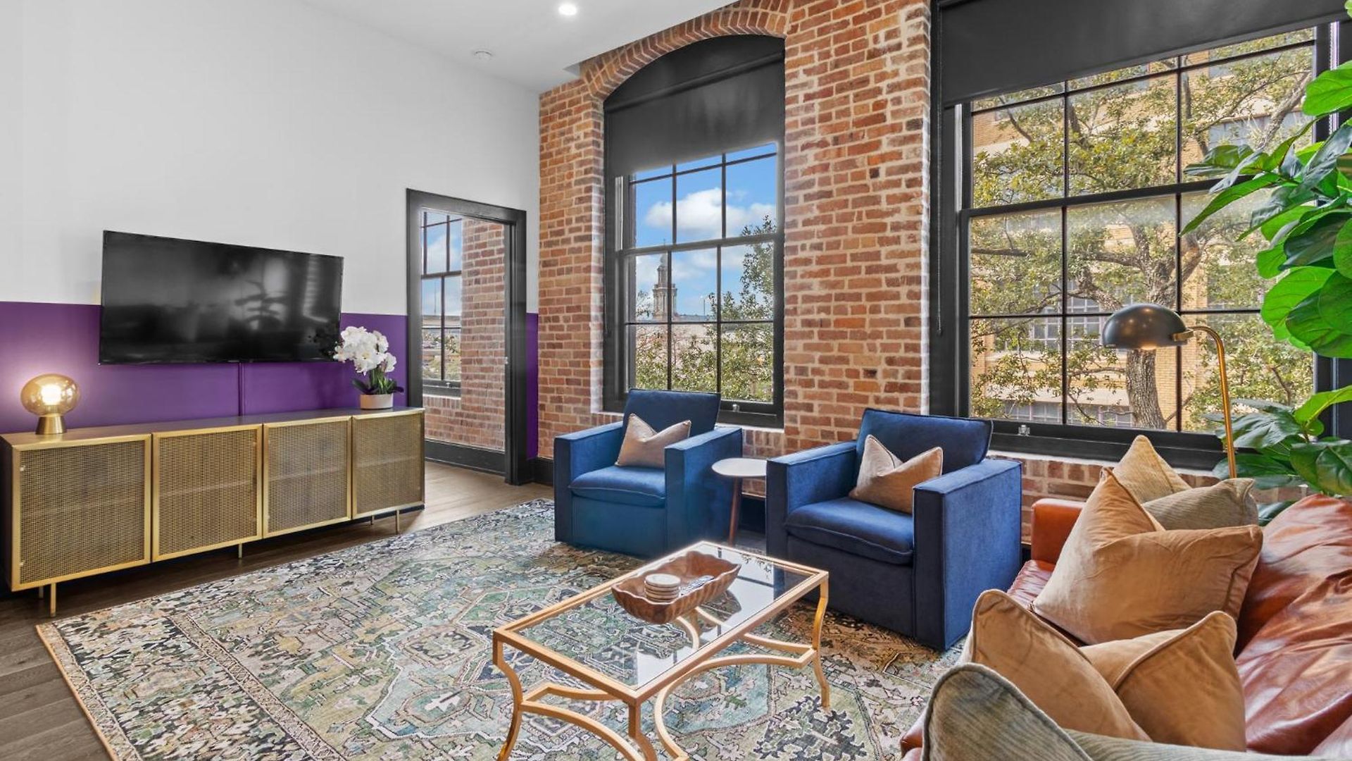 Downtown 2br Queen Sleeper Sofa Near Superdome And Parade Route